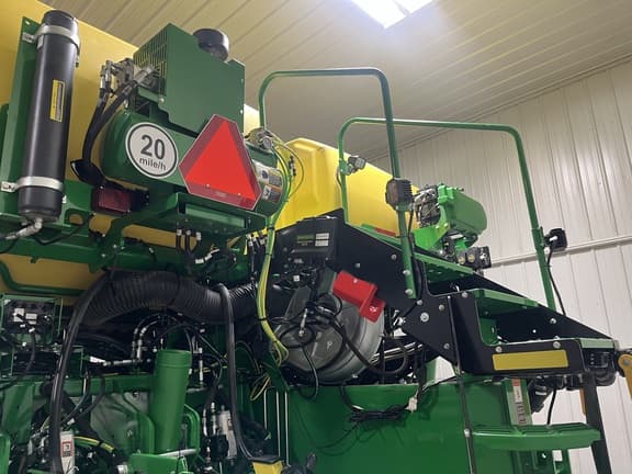 Image of John Deere 1775 equipment image 2