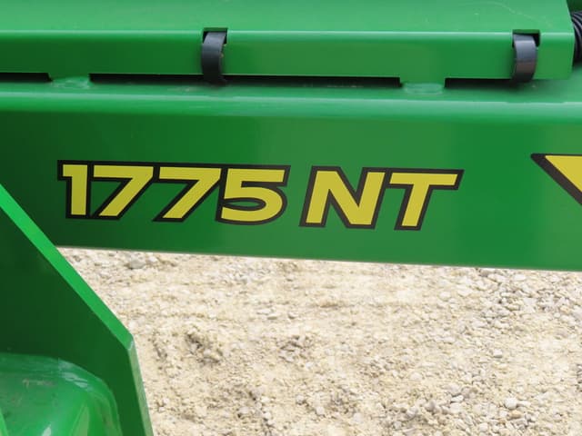 Image of John Deere 1775 equipment image 4