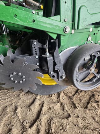 Image of John Deere 1775 equipment image 1