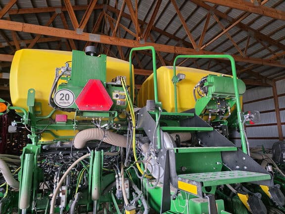 Image of John Deere 1775 Primary image