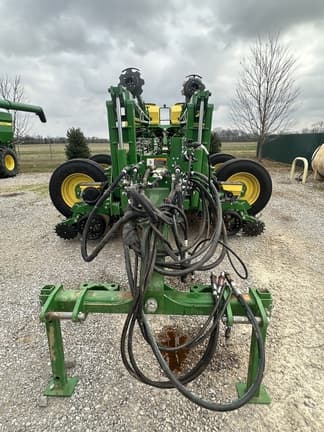 Image of John Deere 1775 equipment image 2