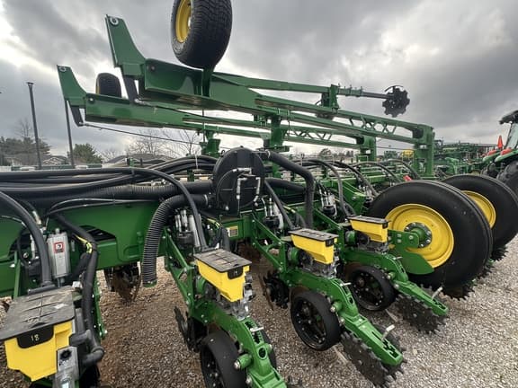 Image of John Deere 1775 equipment image 3