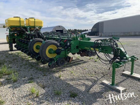 Image of John Deere 1775 Primary image