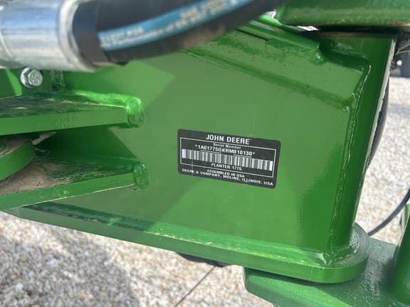 Image of John Deere 1775 equipment image 3