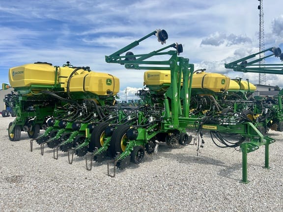 2025 John Deere 1775 Equipment Image0