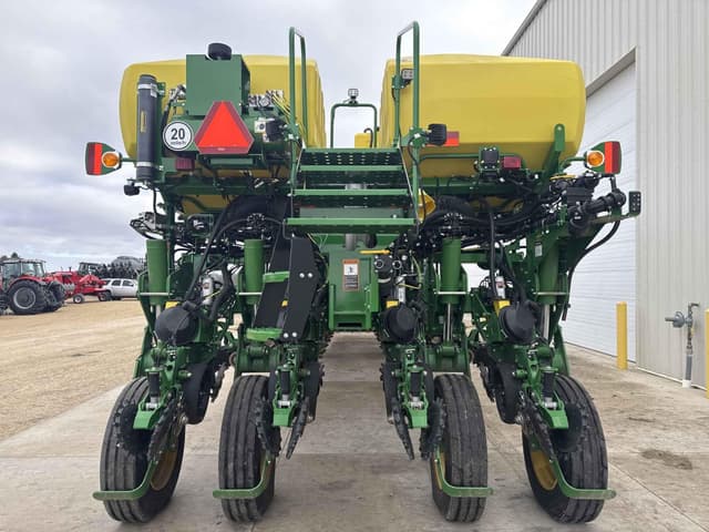 Image of John Deere 1775 equipment image 3