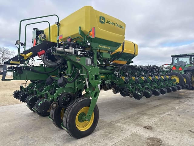 Image of John Deere 1775 equipment image 4