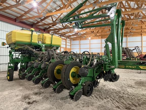 Image of John Deere 1775 equipment image 1