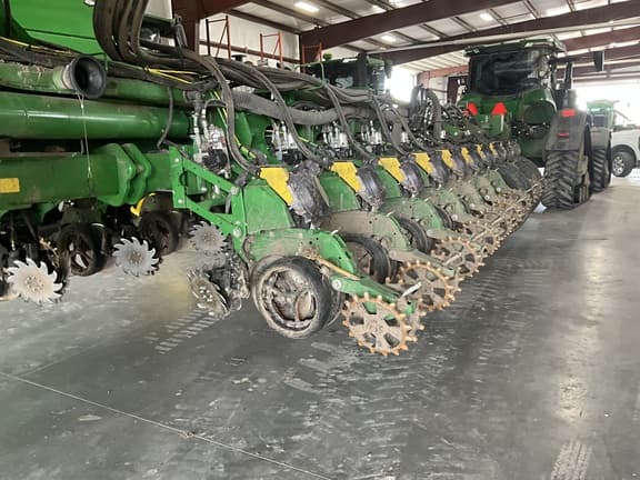 Image of John Deere 1775 Primary image