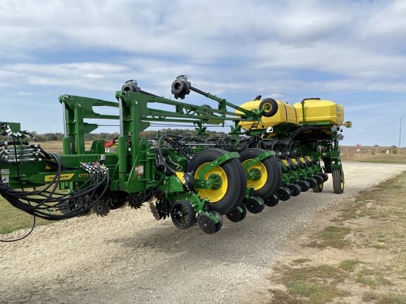 Image of John Deere 1775 Primary image