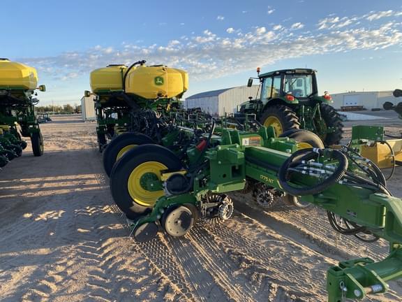 Image of John Deere 1775 Primary image