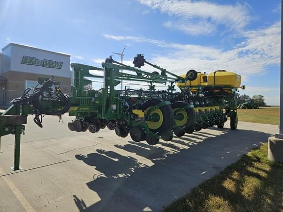 Image of John Deere 1775 Primary image