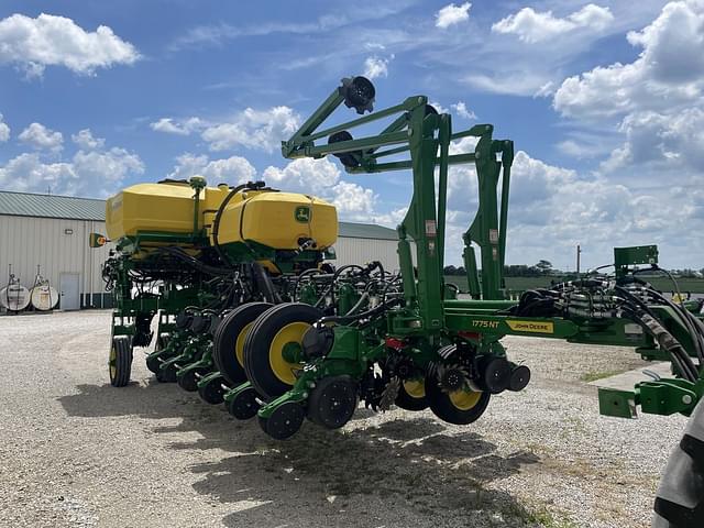 Image of John Deere 1775 equipment image 1