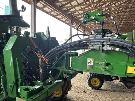 Image of John Deere 1775 equipment image 3