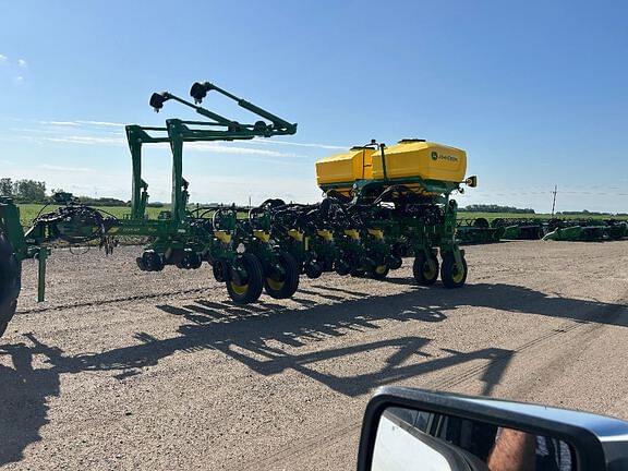 Image of John Deere 1775 Primary Image
