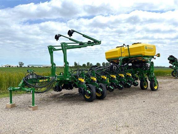 Image of John Deere 1775 Primary image