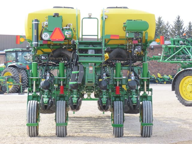 Image of John Deere 1775 equipment image 3