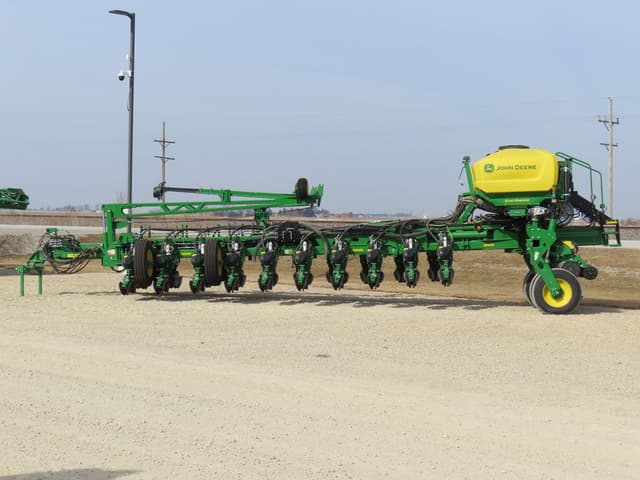 Image of John Deere 1775 equipment image 1