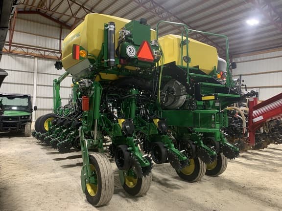 Image of John Deere 1775 equipment image 3