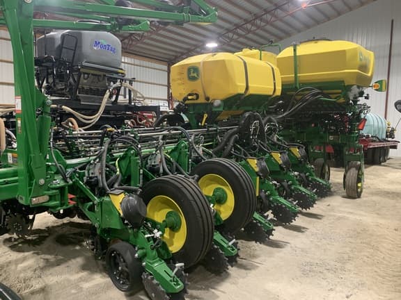 Image of John Deere 1775 Primary image