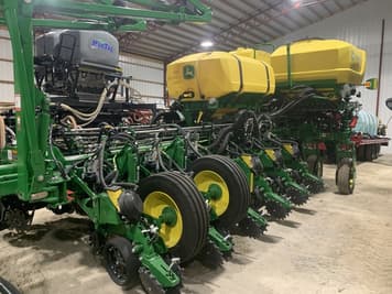 Main image John Deere 1775