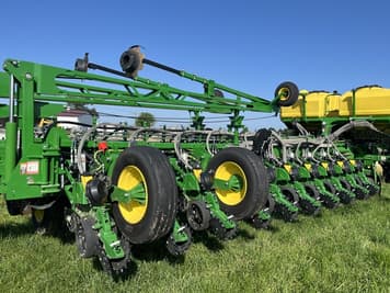 Main image John Deere 1775
