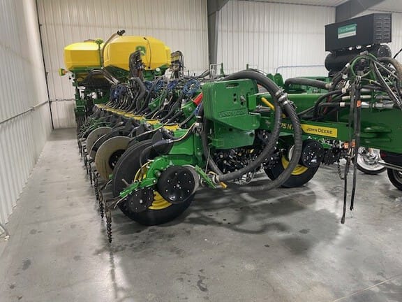 2025 John Deere 1775 Equipment Image0