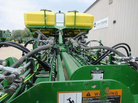 Image of John Deere 1775 equipment image 4