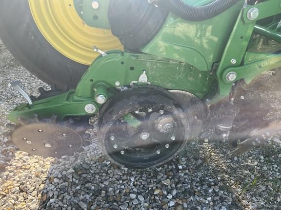 Image of John Deere 1775 equipment image 3