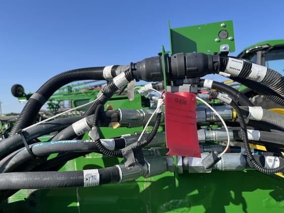 Image of John Deere 1775 equipment image 3