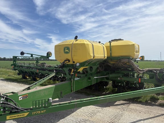 2025 John Deere 1775 Equipment Image0