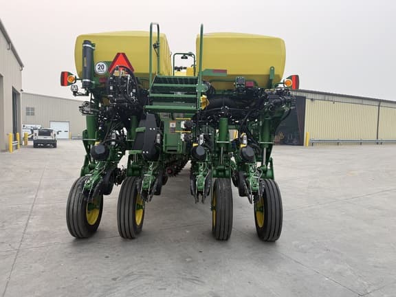 Image of John Deere 1775 equipment image 3