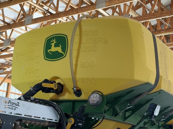 Image of John Deere 1775 equipment image 4