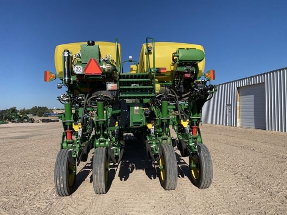 Image of John Deere 1775 equipment image 2