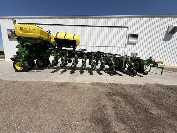 Image of John Deere 1775 Primary image