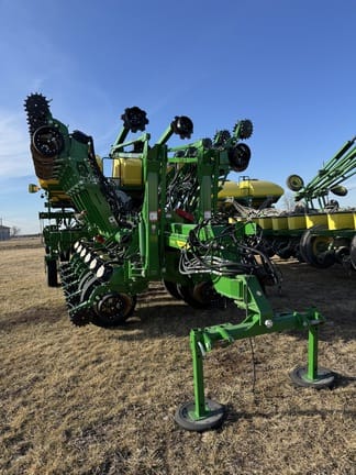 2025 John Deere 1795 Equipment Image0