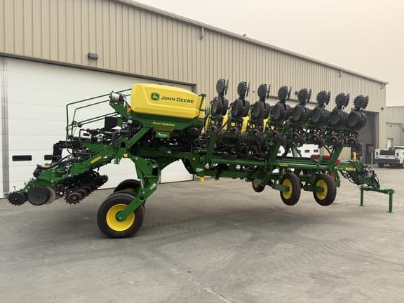 Image of John Deere 1795 equipment image 1