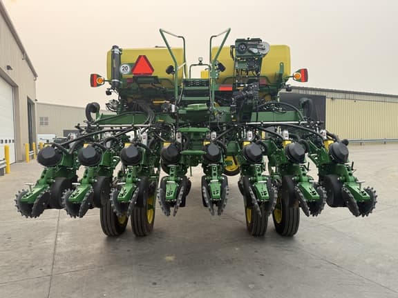 Image of John Deere 1795 equipment image 3