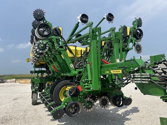 Image of John Deere 1795 equipment image 3