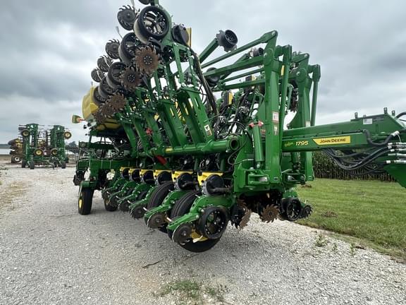 Image of John Deere 1795 Primary image
