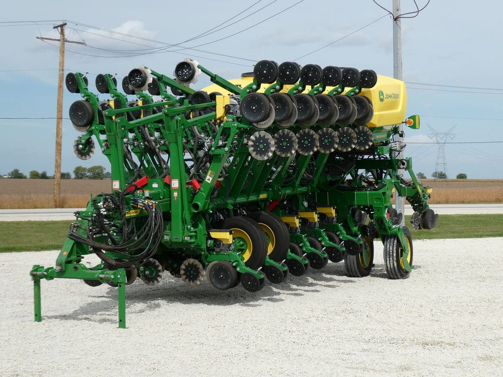 2025 John Deere 1795 Equipment Image0