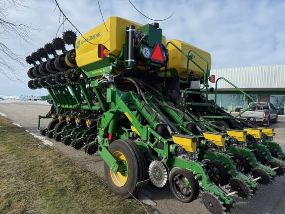 Image of John Deere 1795 equipment image 3