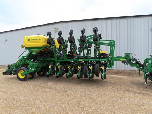 2025 John Deere 1795 Equipment Image0