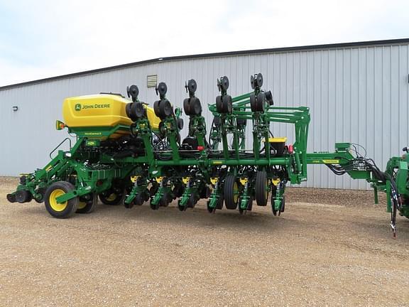 Image of John Deere 1795 Primary image