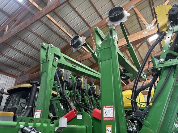Image of John Deere 1795 equipment image 4