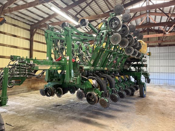 Image of John Deere 1795 equipment image 2