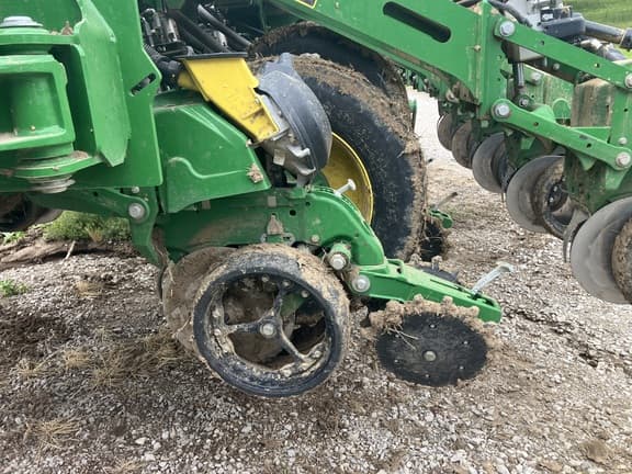 Image of John Deere 1795 equipment image 4