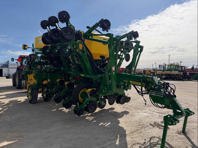Image of John Deere 1795 equipment image 1