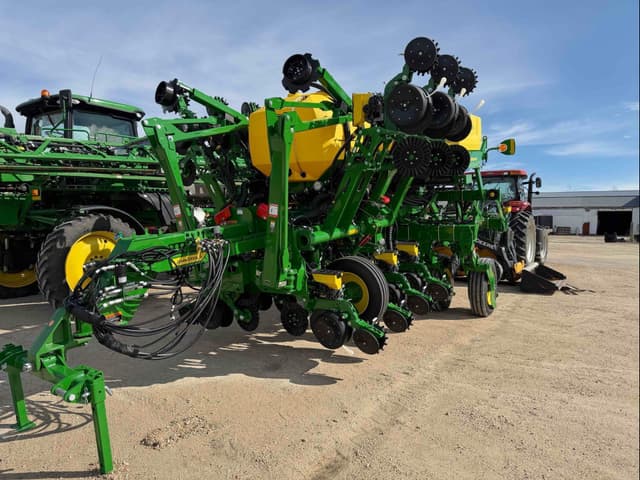 Image of John Deere 1795 equipment image 3