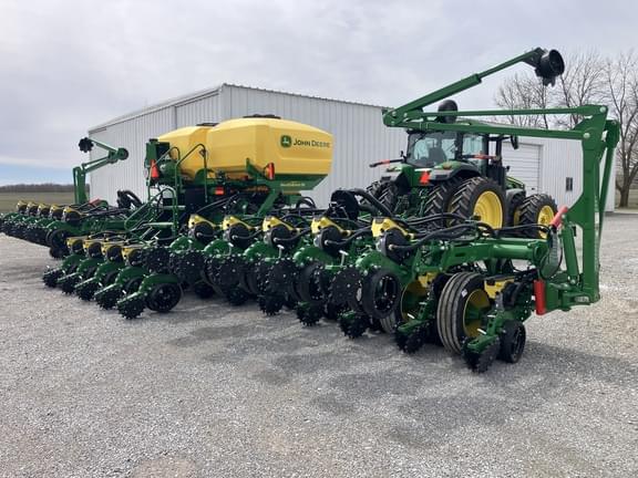 Image of John Deere 1795 equipment image 2